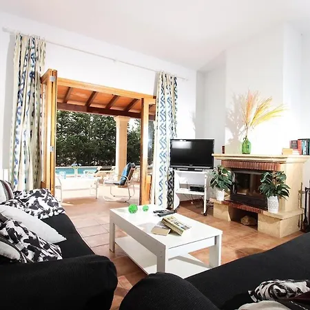 Beautiful For 8 People Close To Pollensa By Renthousing Вілла
