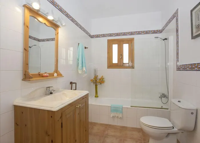 Willa Beautiful For 8 People Close To Pollensa By Renthousing