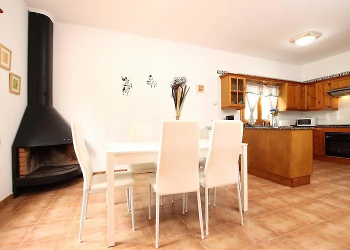 Beautiful For 8 People Close To Pollensa By Renthousing Willa *