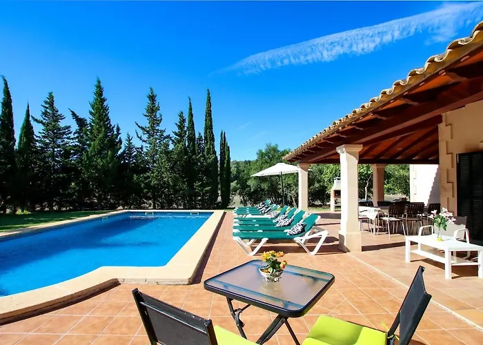 Beautiful For 8 People Close To Pollensa By Renthousing Willa