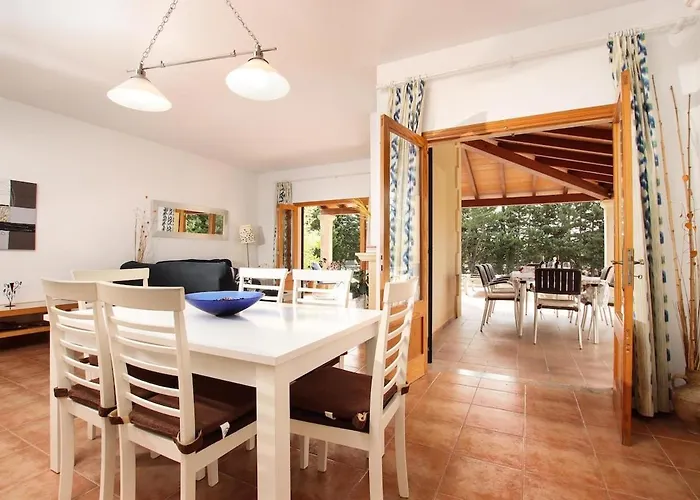 Beautiful For 8 People Close To Pollensa By Renthousing *