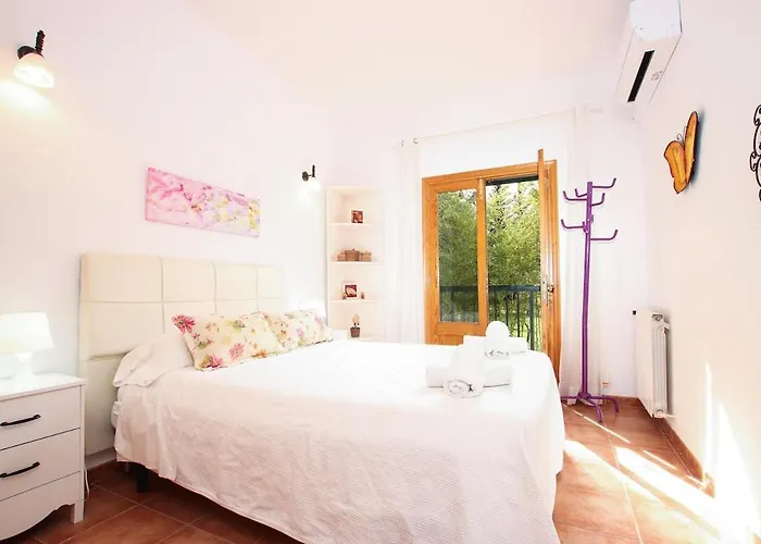 Beautiful For 8 People Close To Pollensa By Renthousing Willa
