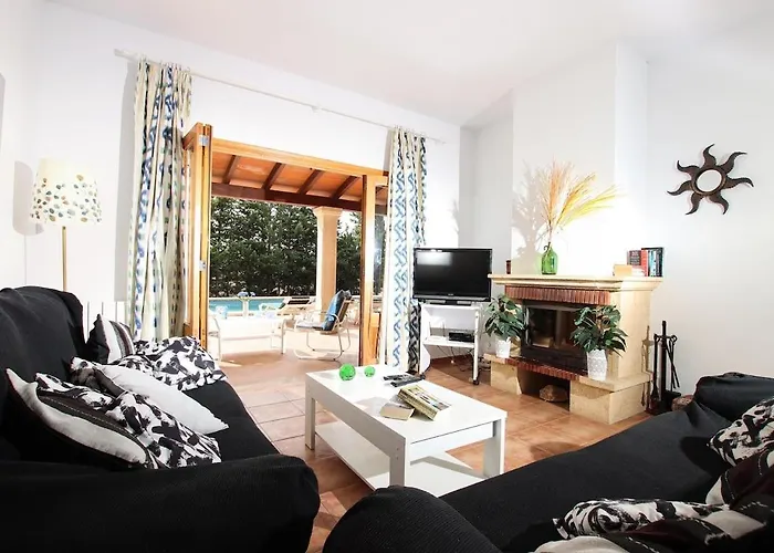 Beautiful For 8 People Close To Pollensa By Renthousing Willa